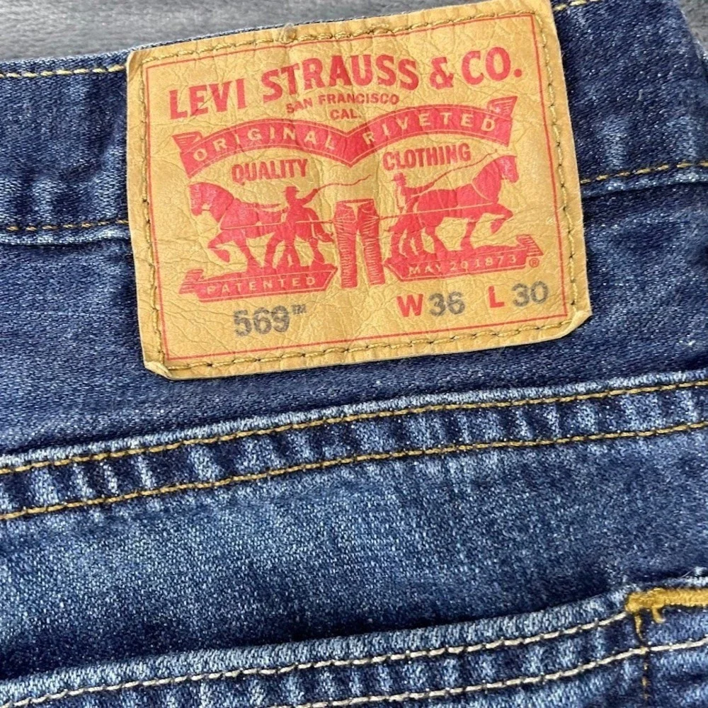 Levi's 569 Jeans Mens 36x30 Fits 38x30 Blue Medium Wash Straight Relaxed Denim